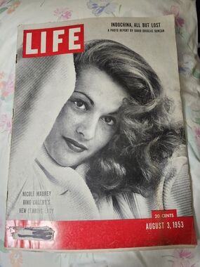 LIFE Magazine August 3, 1953- Vintage Cover Nicole Maurey